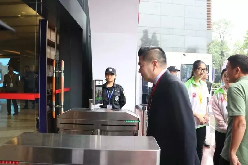 1543805450106421.jpg 640.webp (3).jpg